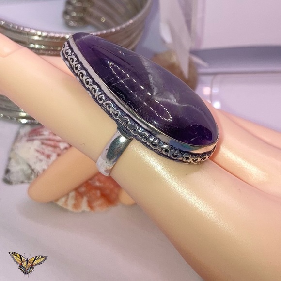 Sublime Sage Amethyst Gemstone Huge Handmade Ring - Picture 2 of 4